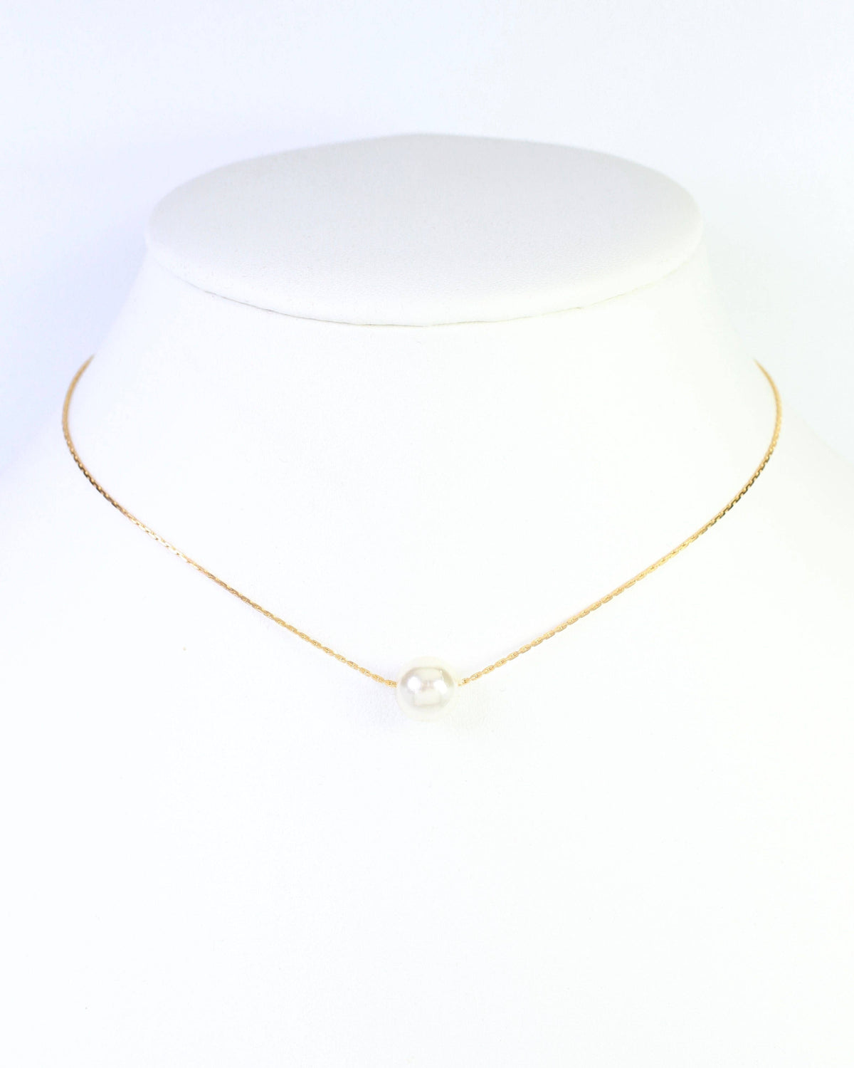 Nora Dainty Pearl Necklace WP Gold: Default