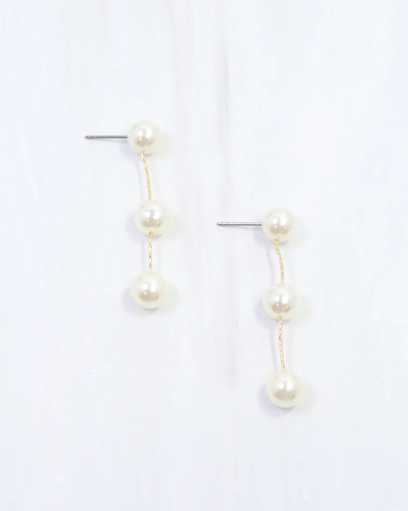 Benedict Three Pearl Drop Earring Cream