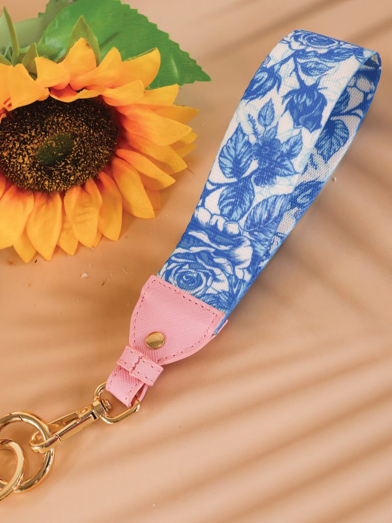 Simply Southern Key Fob in Blue Rose