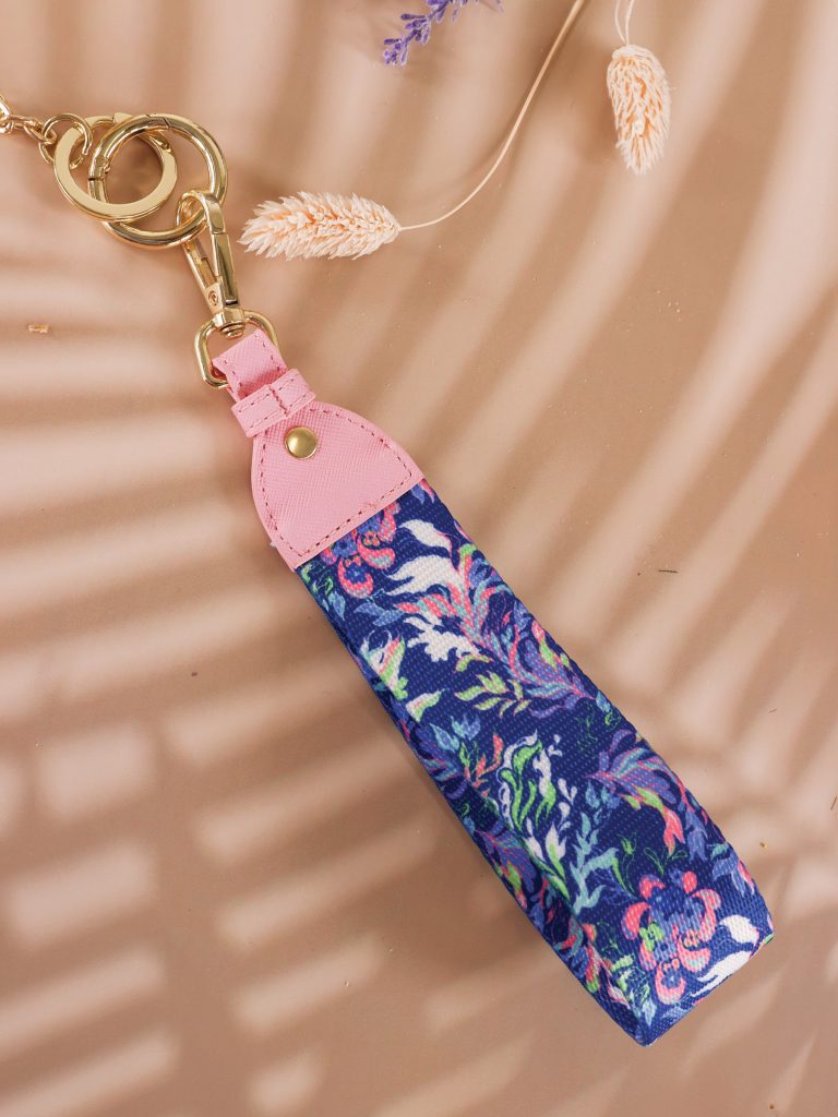 Simply Southern Key Fob in Waterflower