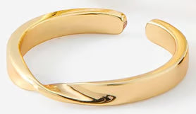 Mia Ring