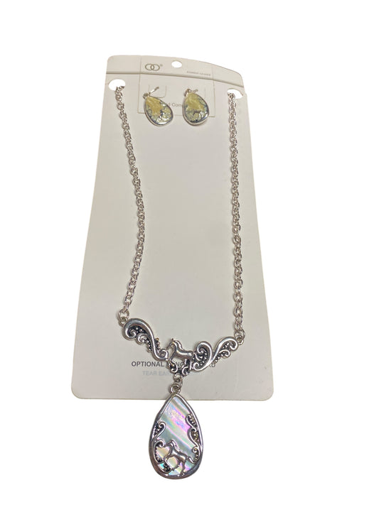 Silver Shell Enchantress Necklace Set