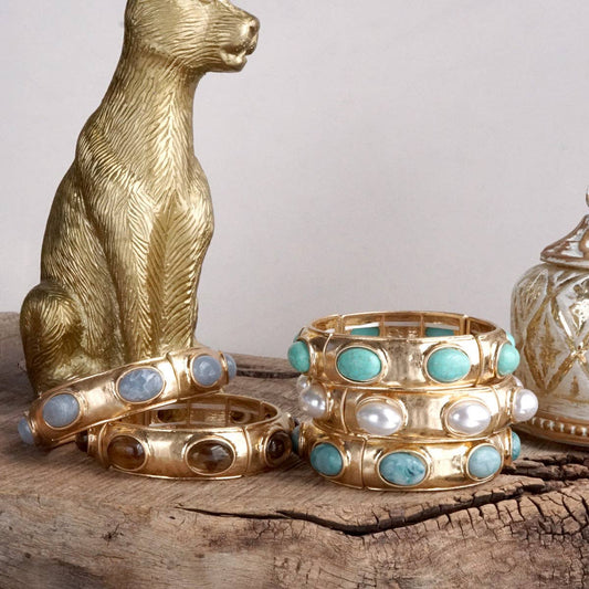 Sunlit Horizon – Wide Golden Bangle with Oval Cabochons