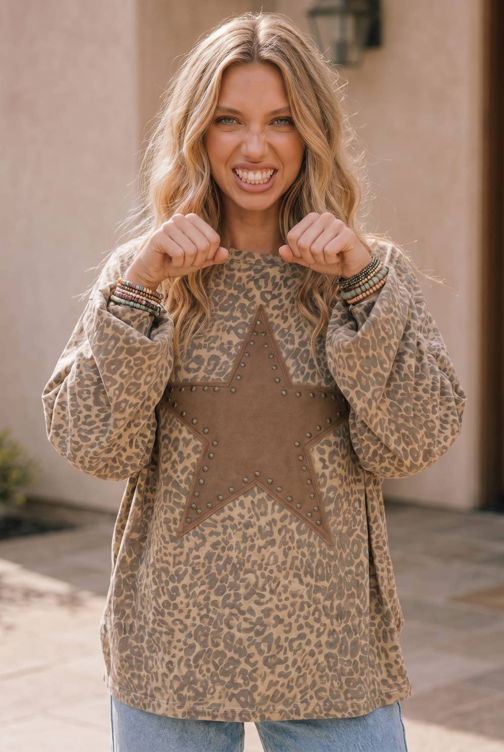 Leopard Print Star Patch Oversized Pullover: TAUPE / S