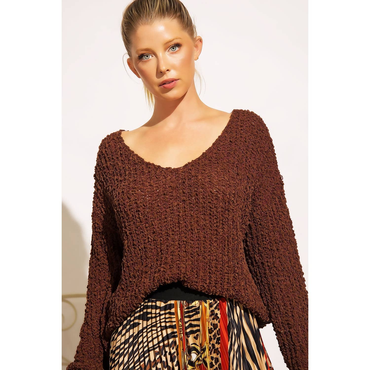 LOOSE POPCORN KNIT BOAT NECK sweater IN BURGUNDY