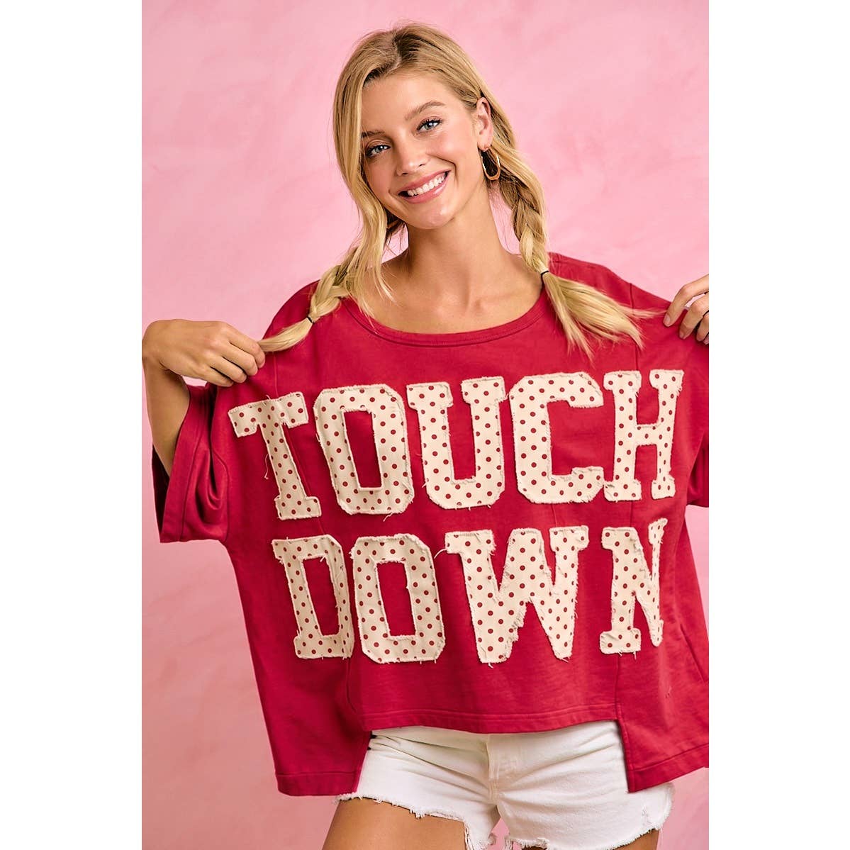 GAMEDAY THEME POLKA DOT PATCHES SHORT SLEEVES TOP: BLACK/RED / L