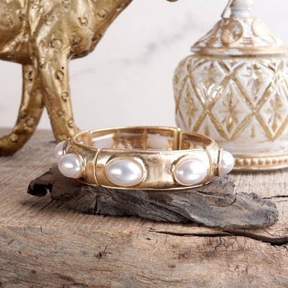 Sunlit Horizon – Wide Golden Bangle with Oval Cabochons