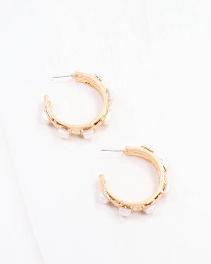 Allie Hammered Gold Earring Pearl