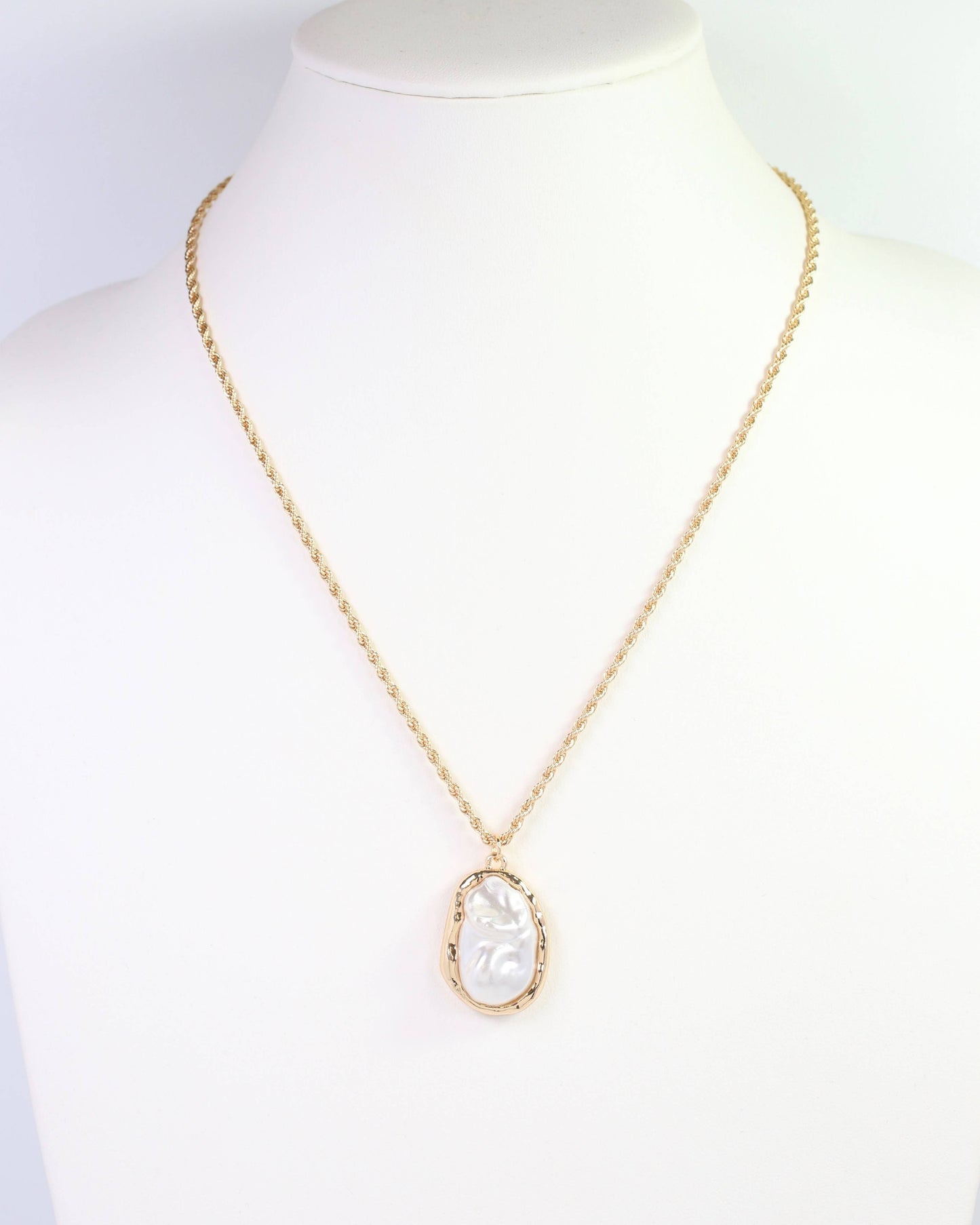 Mount Vernon Pearl Rope Chain Necklace Gold: Default