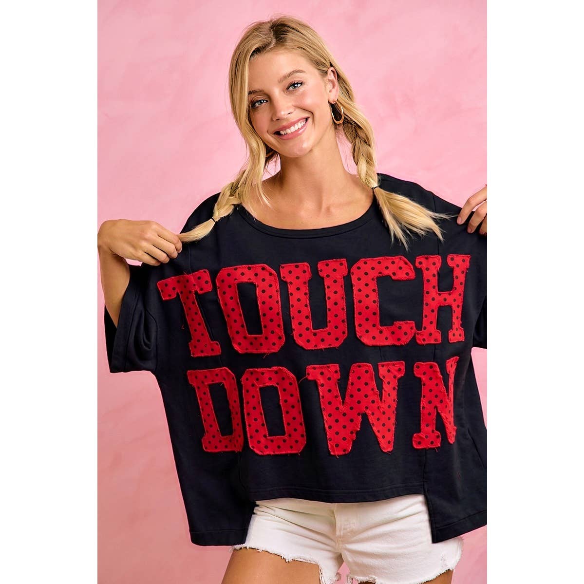 GAMEDAY THEME POLKA DOT PATCHES SHORT SLEEVES TOP: BLACK/RED / L