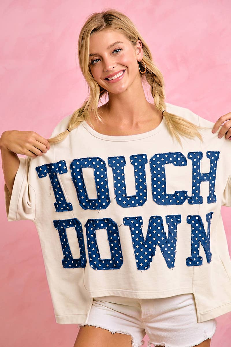 GAMEDAY THEME POLKA DOT PATCHES SHORT SLEEVES TOP: BLACK/RED / M