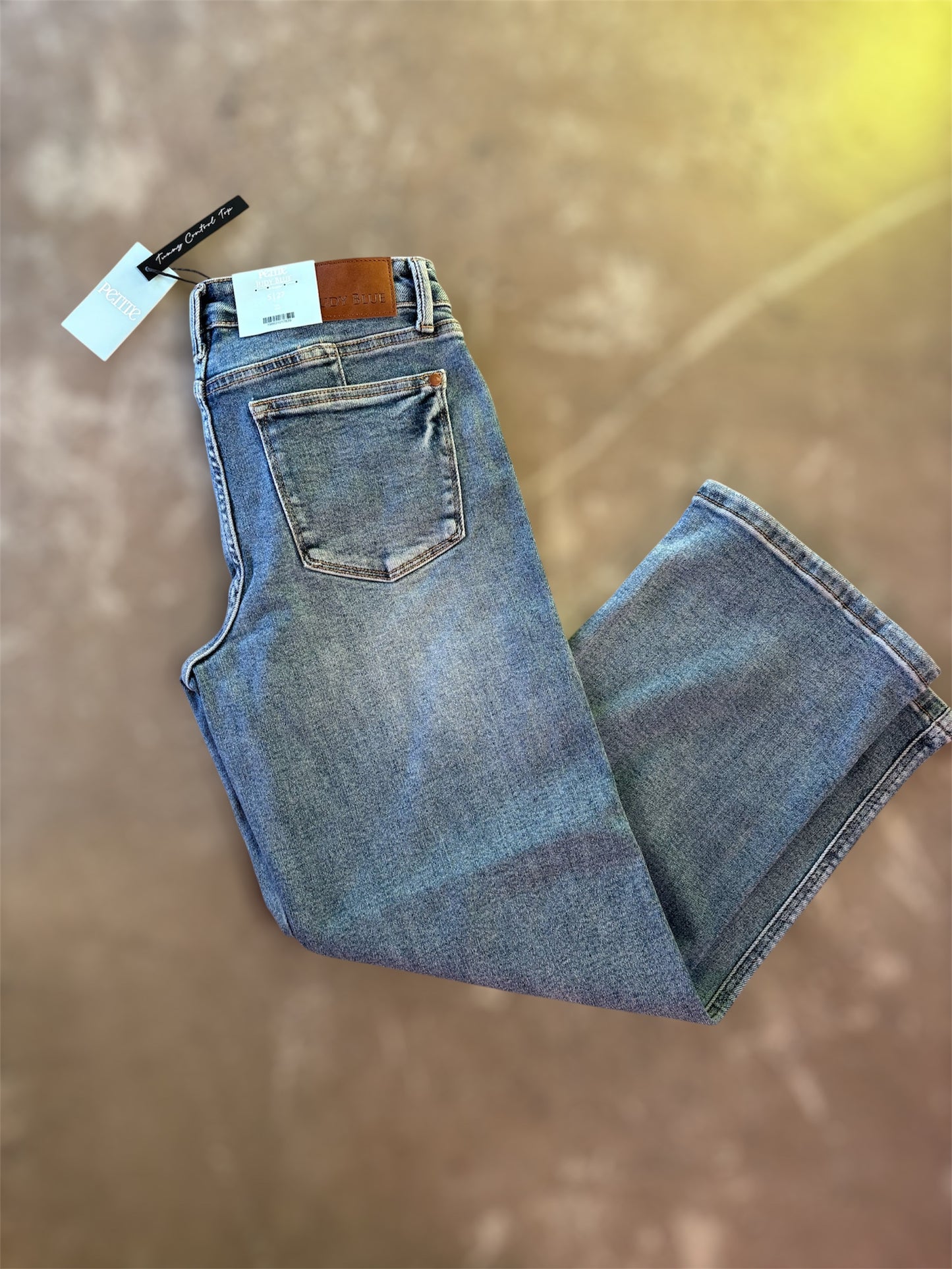 Judy Blue Petite Tummy Control Vintage Wash Straight Jeans