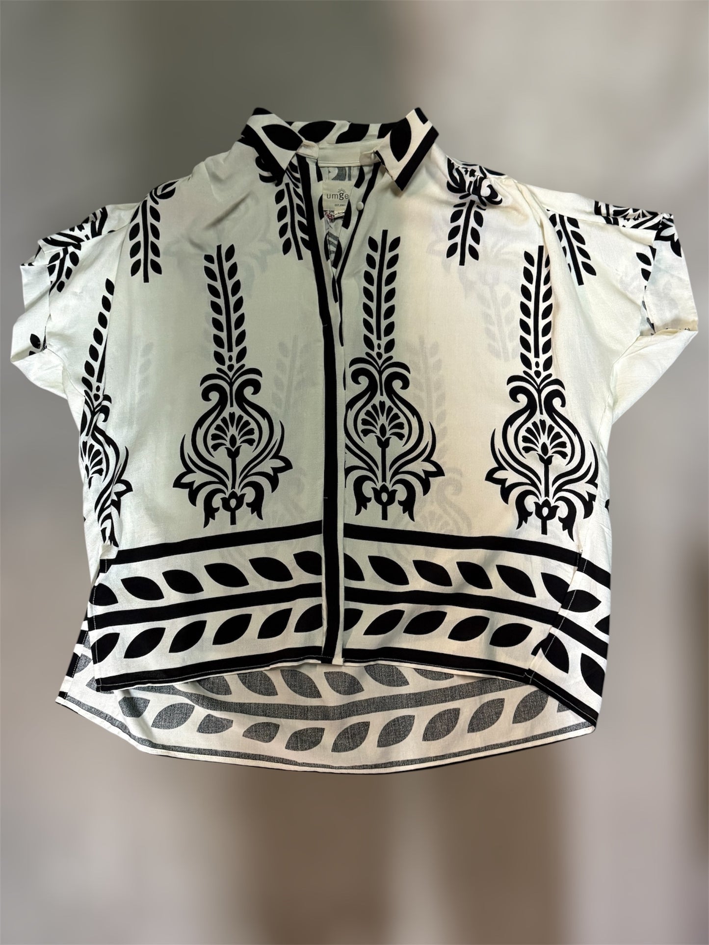 Umgee Cream Bold Print Oversized Button Up