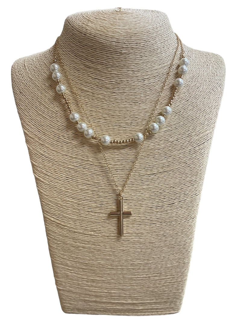 PEARL & CROSS SHORT NECKLACE