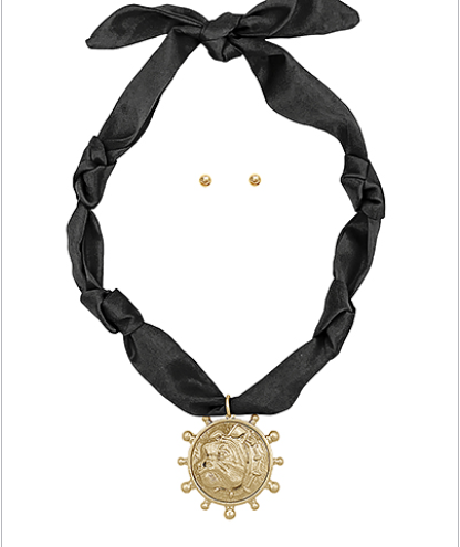 Bulldog Head Pendant Scarf Necklace Set