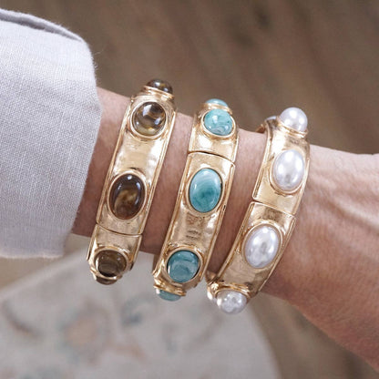 Sunlit Horizon – Wide Golden Bangle with Oval Cabochons