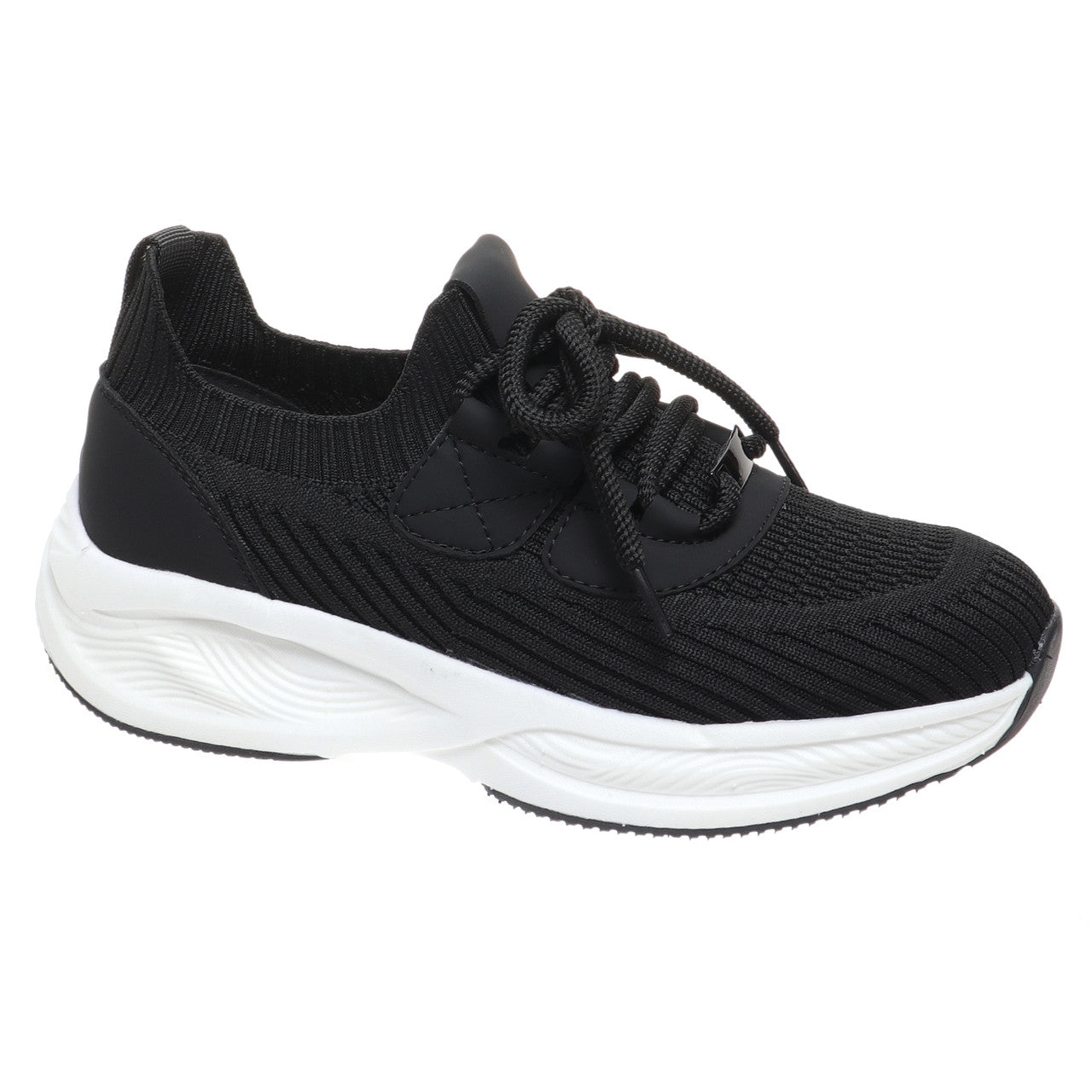 Outwoods Stride Sneaker in Black